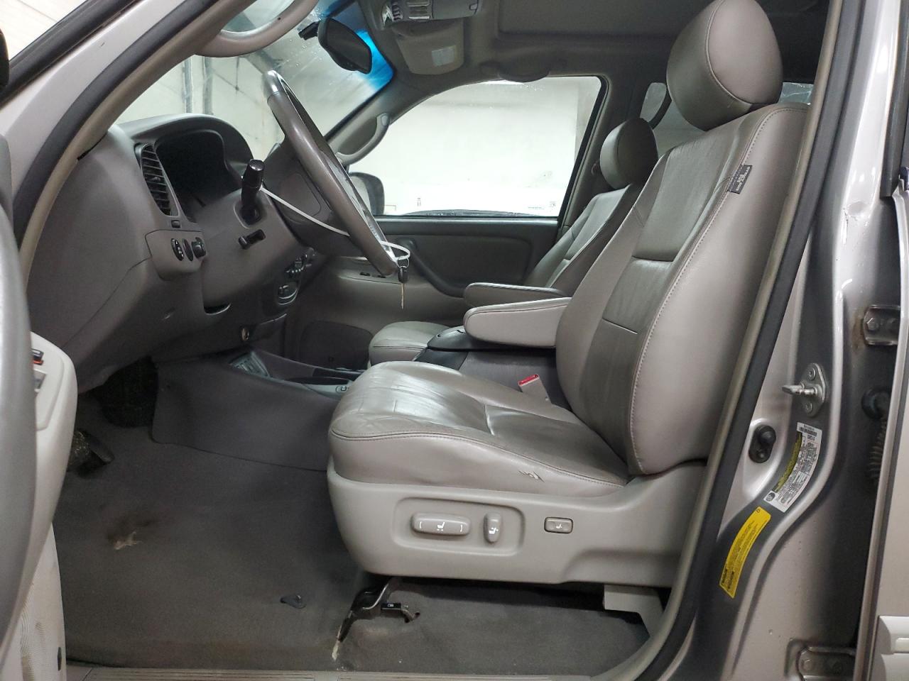 2005 Toyota Sequoia Sr5 VIN: 5TDBT44A35S245986 Lot: 61339665