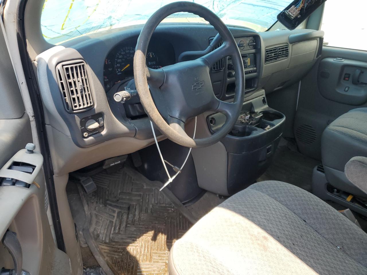2000 Chevrolet Express G3500 VIN: 1GAHG39R3Y1143668 Lot: 59350965
