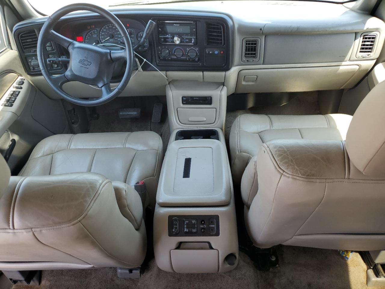 2002 Chevrolet Suburban K1500 VIN: 3GNFK16T82G358318 Lot: 61071145