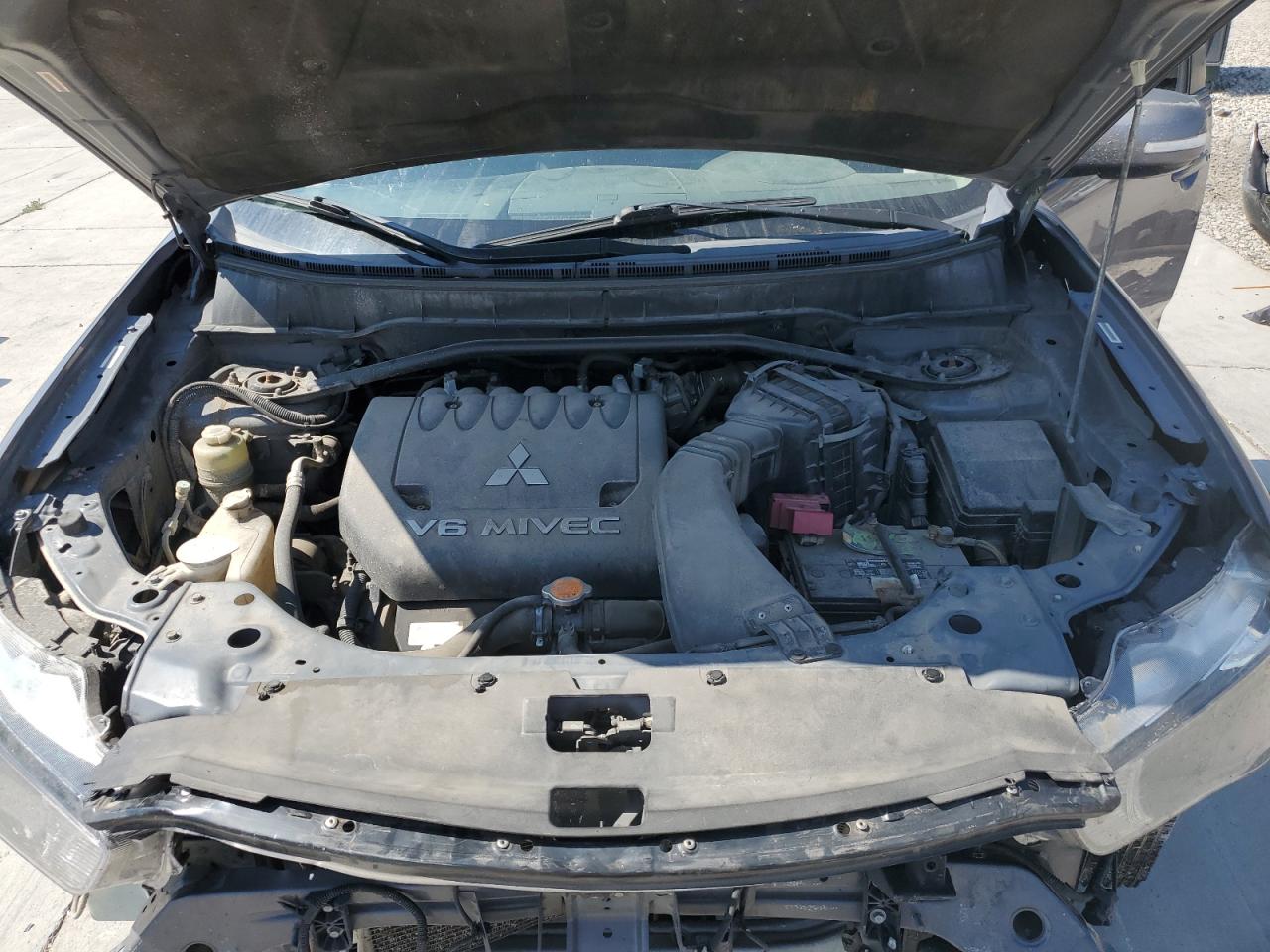 2010 Mitsubishi Outlander Xls VIN: JA4JS4AX8AZ009795 Lot: 62952665