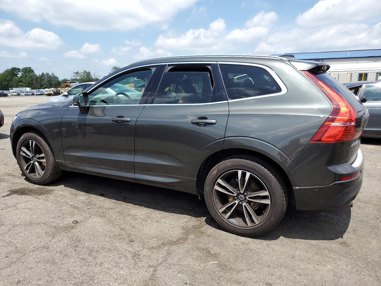 VOLVO XC60 2018 VIN LYV102RK0JB106179 фото 2