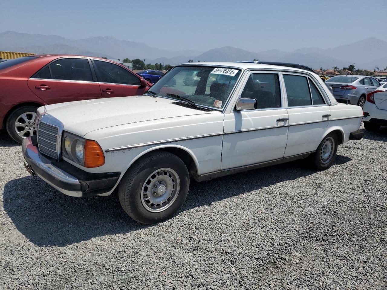 1981 Mercedes-Benz 240 D იყიდება Mentone-ში, CA - Mechanical