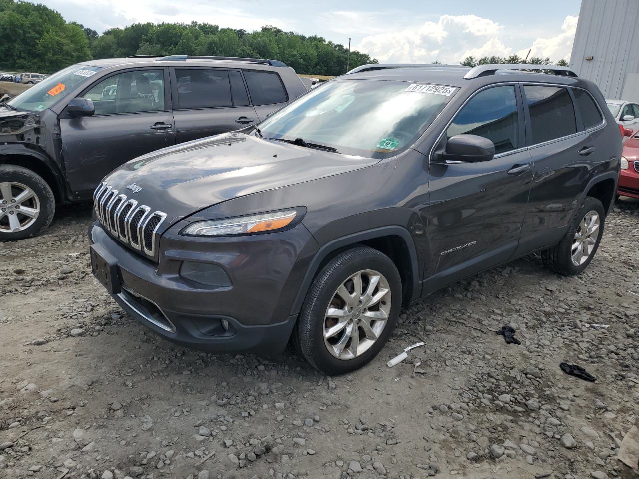 2014 Jeep Cherokee Limited for Sale in Windsor, NJ - Undercarriage