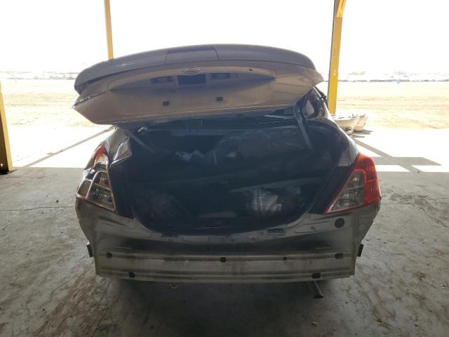 NISSAN VERSA 2017 Silver