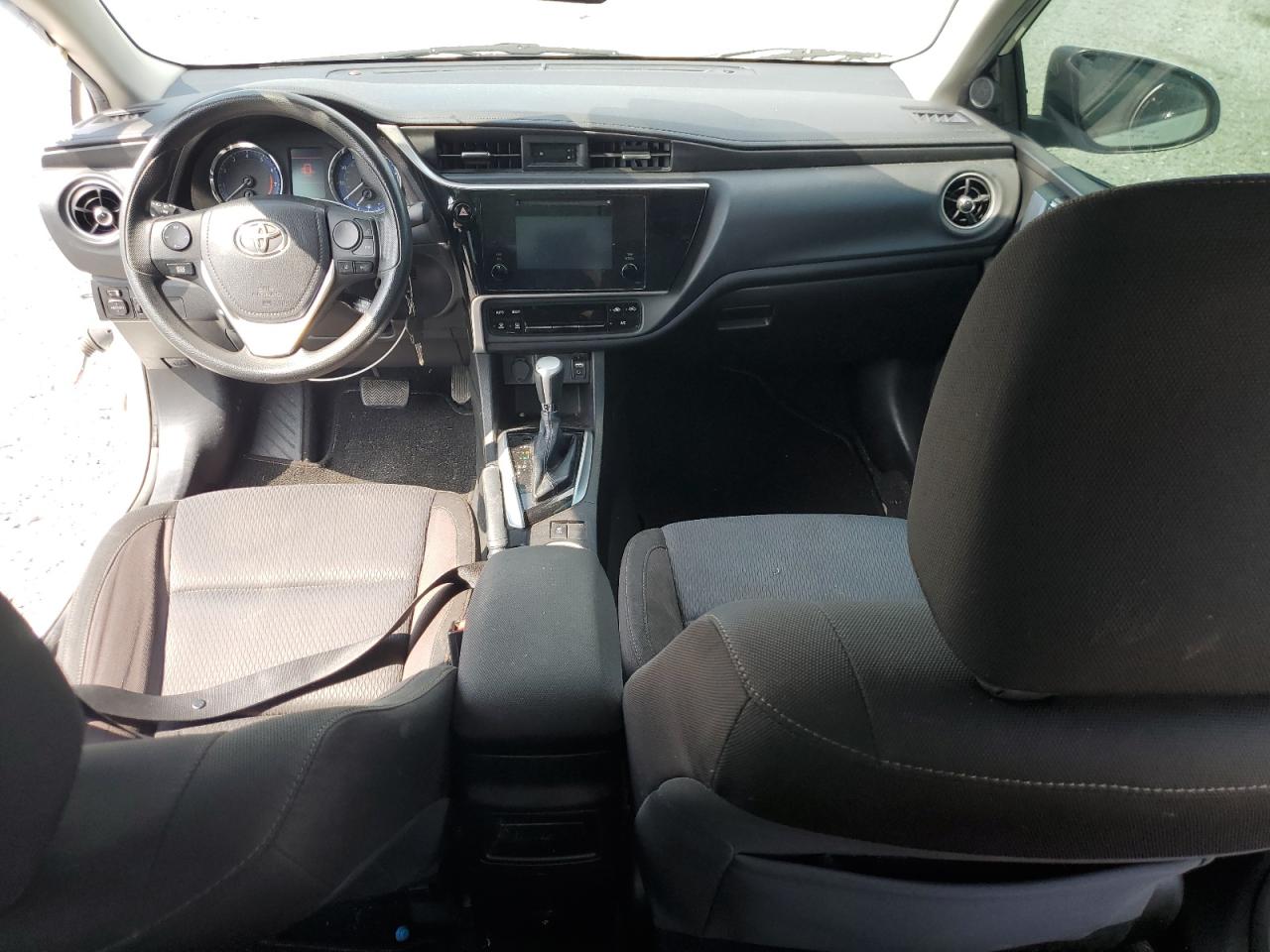 2018 Toyota Corolla L VIN: 5YFBURHE1JP809385 Lot: 62662335