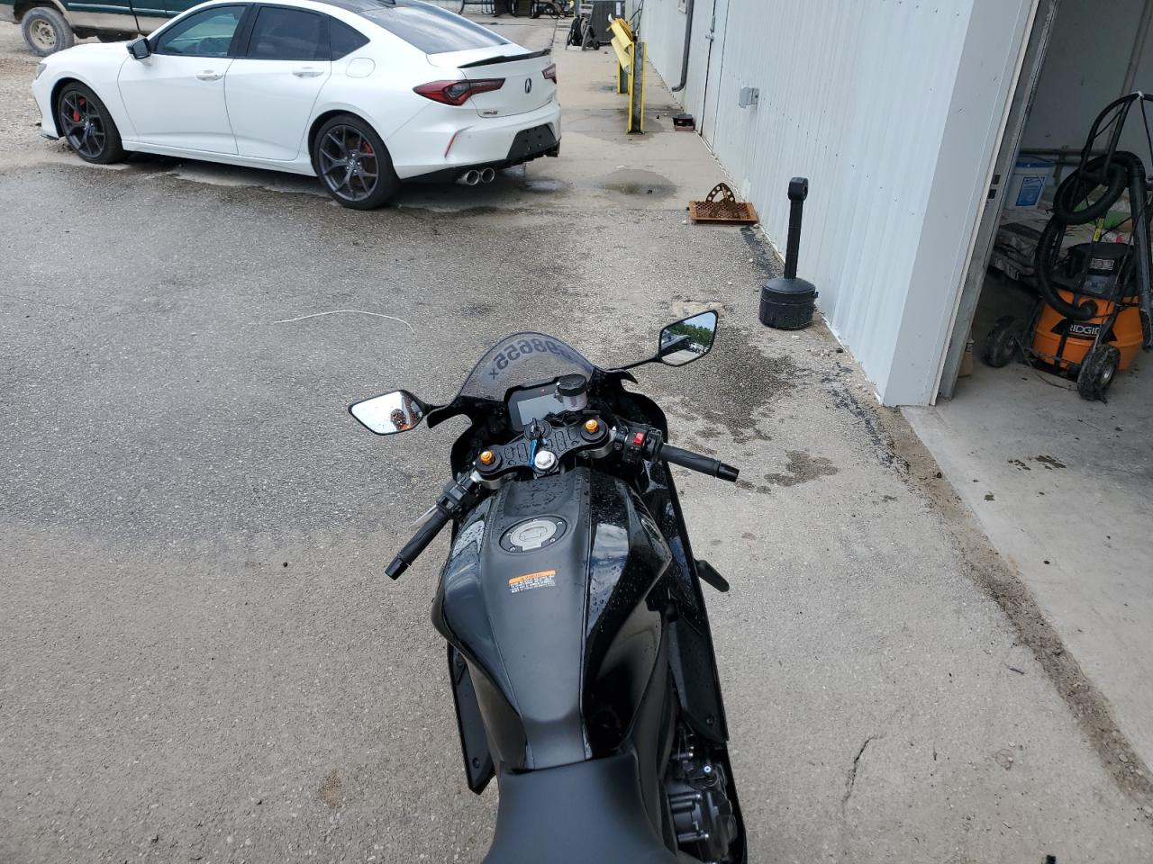 YAMAHA YZFR7 2024 VIN JYARM38E1RA014201 zdjęcie 6