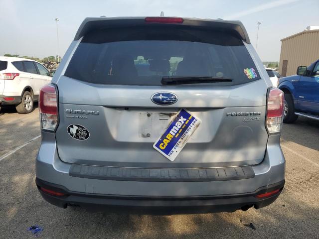  SUBARU FORESTER 2017 Srebrny