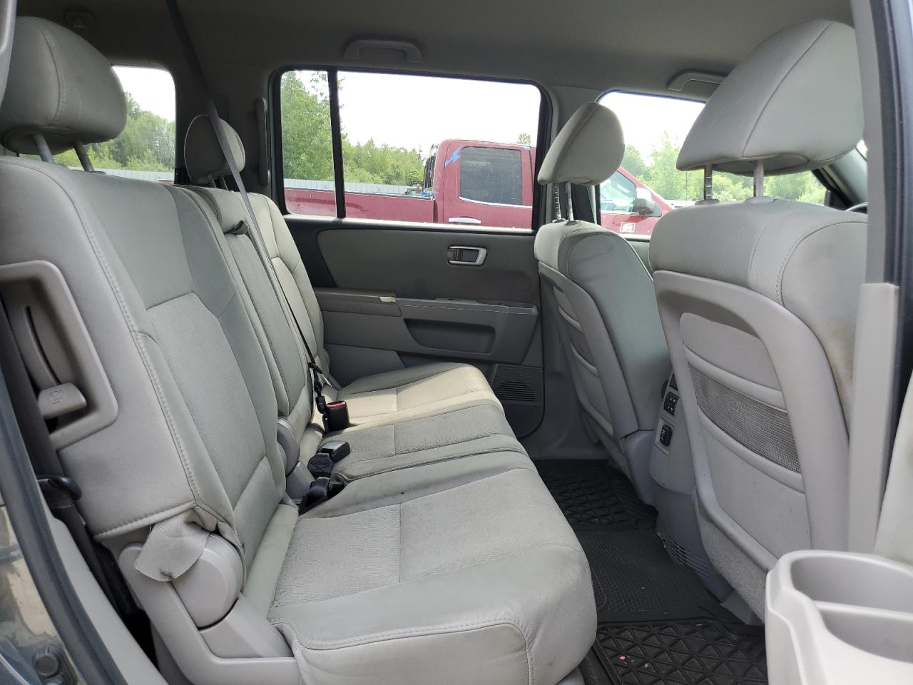 2011 Honda Pilot Lx VIN: 5FNYF4H26BB014018 Lot: 51043965