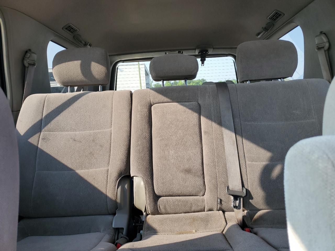 2004 Toyota Sequoia Sr5 VIN: 5TDBT44AX4S225040 Lot: 59692945