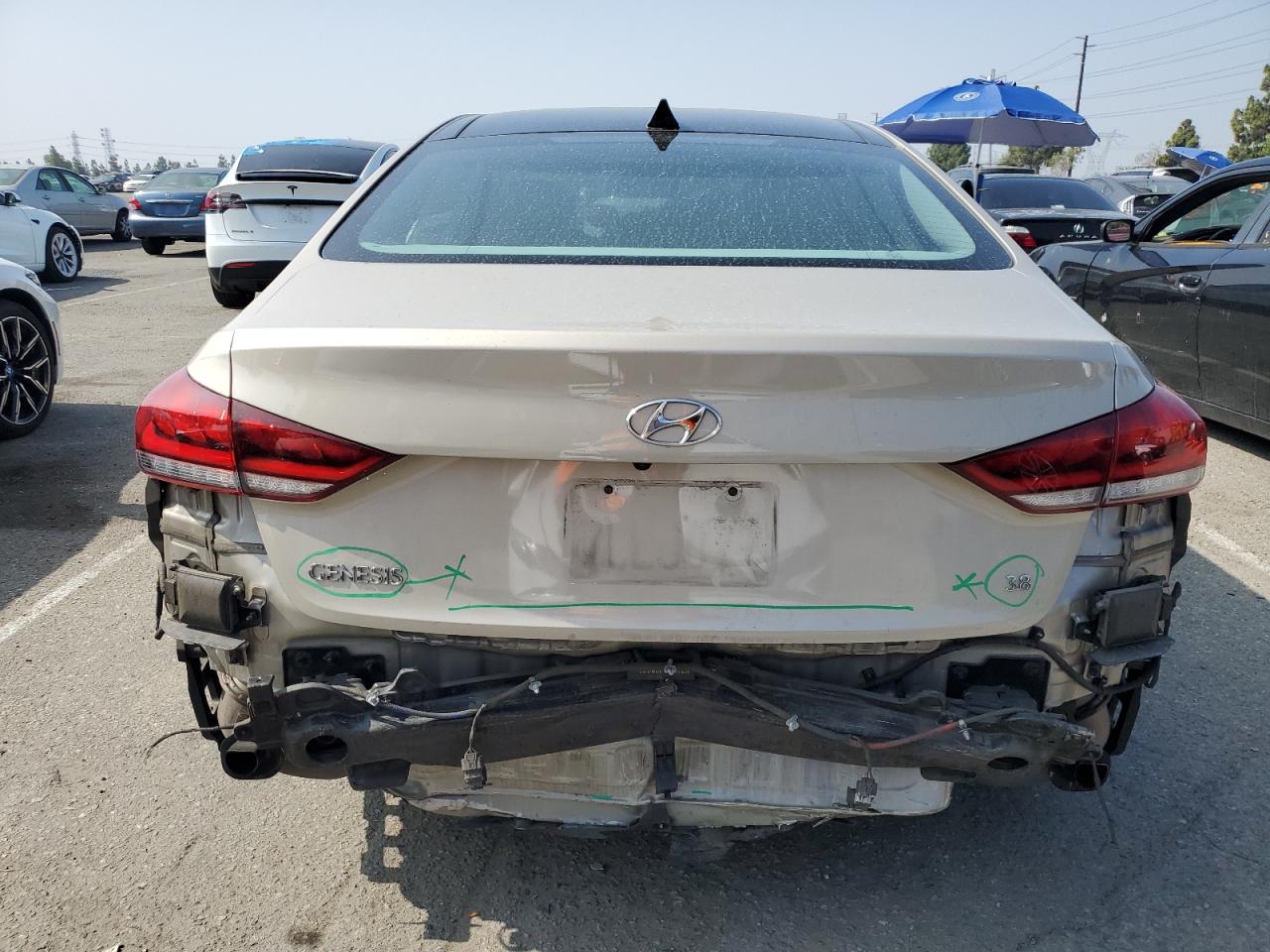 2015 Hyundai Genesis 3.8L VIN: KMHGN4JE6FU084176 Lot: 60271535