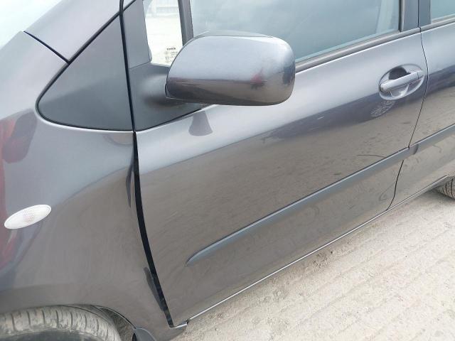 2009 TOYOTA YARIS TR V