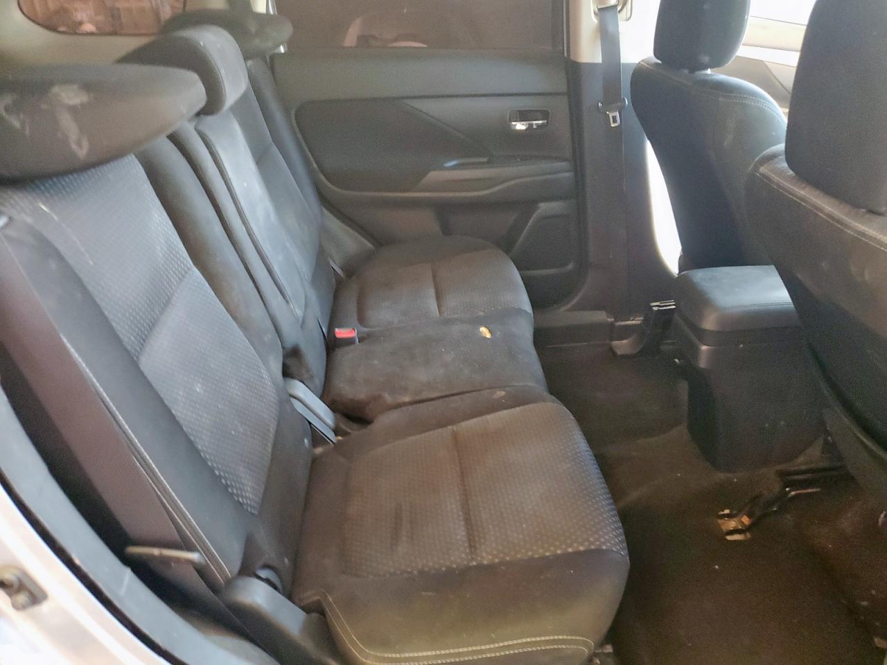 2016 Mitsubishi Outlander Es VIN: JA4AD2A37GZ033834 Lot: 61653055