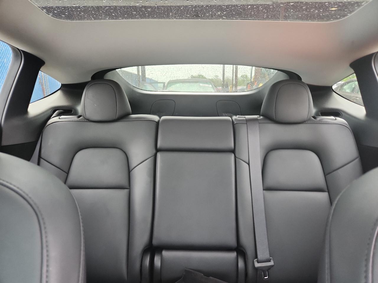 2024 Tesla Model Y VIN: 7SAYGDEE6RA237987 Lot: 63019505