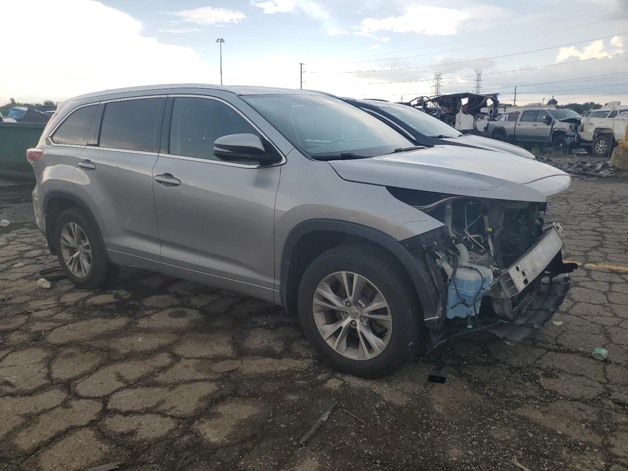 TOYOTA HIGHLANDER 2015 VIN 5TDJKRFH3FS146981 фото 4
