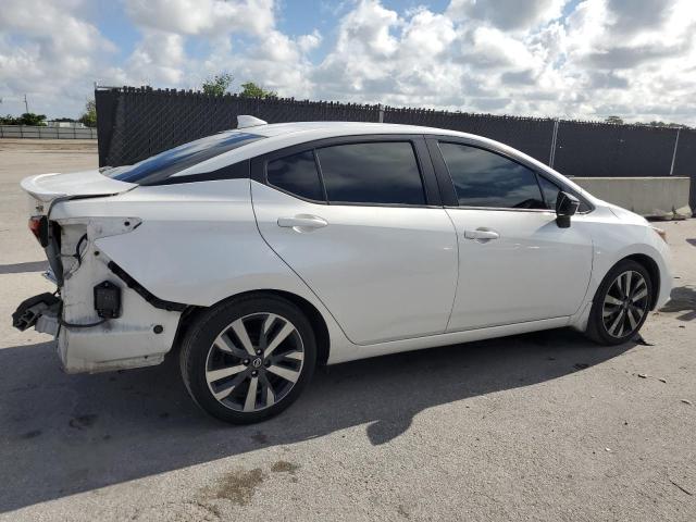 NISSAN VERSA 2021 Biały