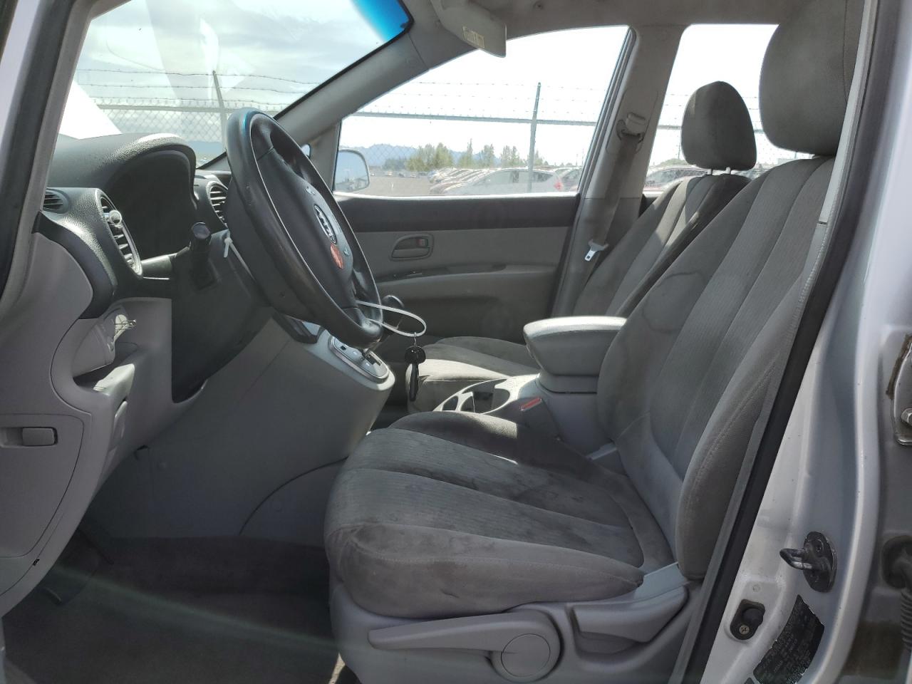 2007 Kia Rondo Base VIN: KNAFG525877076012 Lot: 61376985