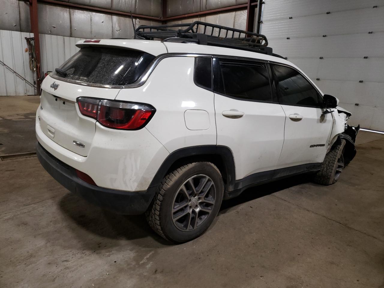 JEEP COMPASS 2018 VIN 3C4NJDBB9JT206706 photo 3
