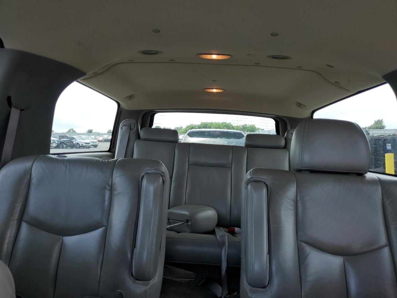2004 Chevrolet Suburban K1500 VIN: 1GNFK16Z24J152692 Lot: 61470705
