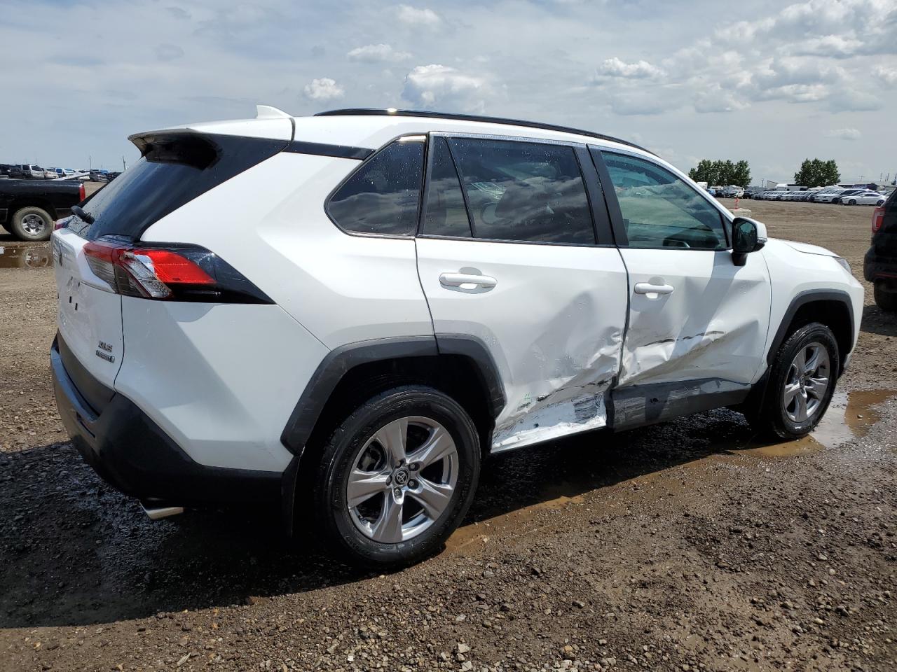 TOYOTA RAV4 2022 VIN 2T3RWRFV1NW150425 photo 3