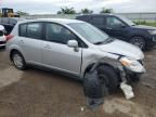 2010 Nissan Versa S zu verkaufen in Mcfarland, WI - Front End