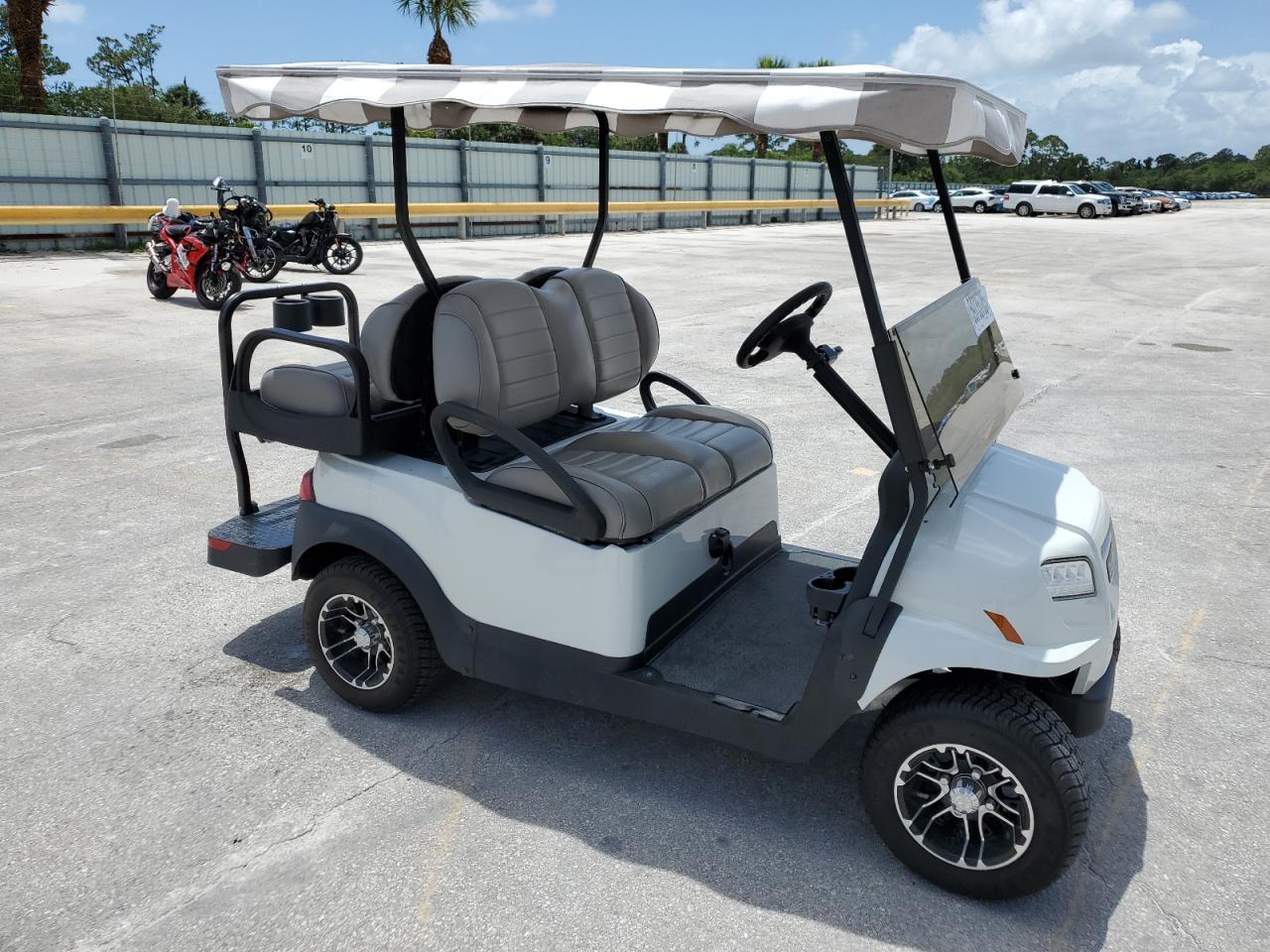 Fort Pierce, FL에서 판매 중인 2022 Golf Cart - Minor Dent/Scratches