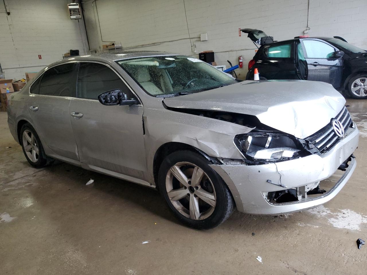 VOLKSWAGEN PASSAT 2012 VIN 1VWBH7A30CC030229 zdjęcie 4