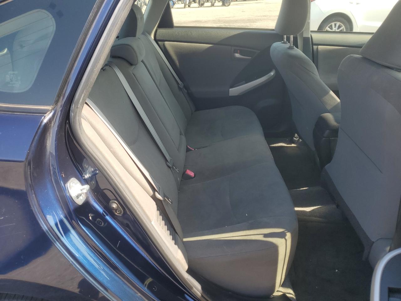 JTDKN3DU2F1930445 2015 Toyota Prius