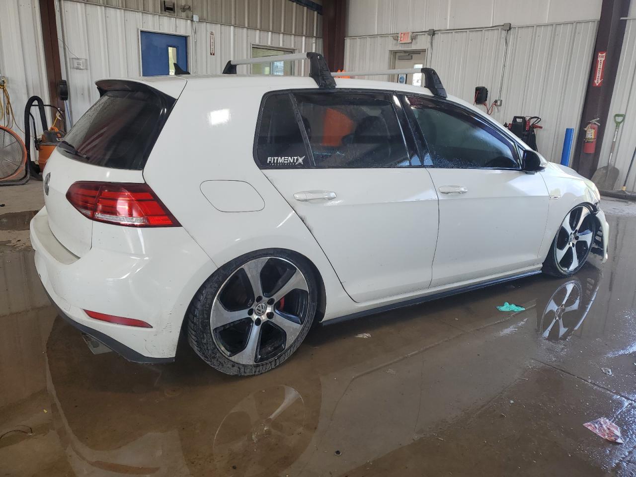 VOLKSWAGEN GTI 2018 VIN 3VW547AU9JM290982 фото 3