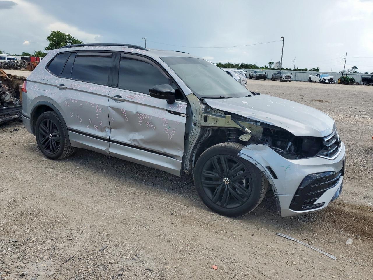 VOLKSWAGEN TIGUAN 2022 VIN 3VV8B7AX8NM059661 zdjęcie 4