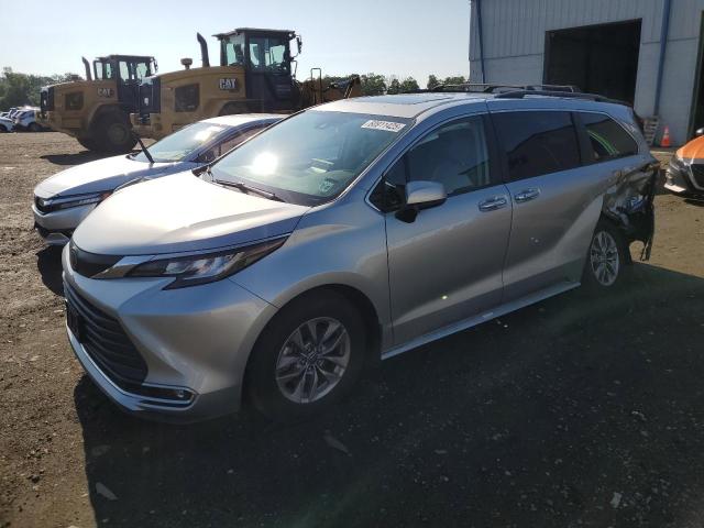 TOYOTA SIENNA XLE 2022