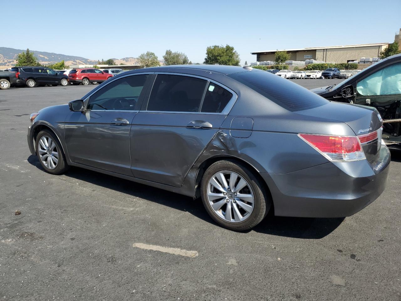 HONDA ACCORD 2011 VIN 1HGCP2F83BA015656 photo 2