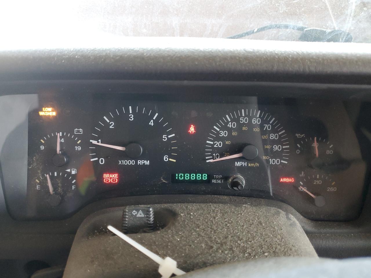 2000 Jeep Cherokee Classic VIN: 1J4FF58S8YL135534 Lot: 62211335
