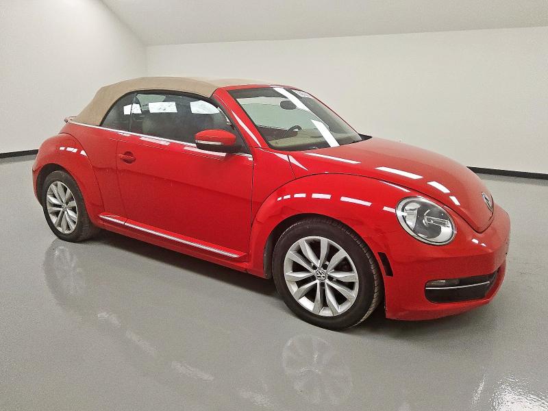  VOLKSWAGEN BEETLE 2013 Czerwony