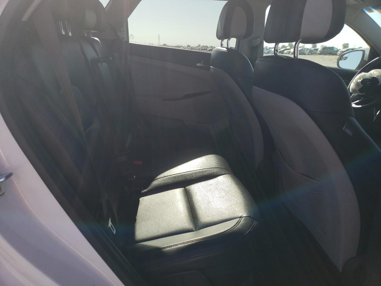 2016 Hyundai Tucson Se VIN: KM8J23A49GU142797 Lot: 61286885