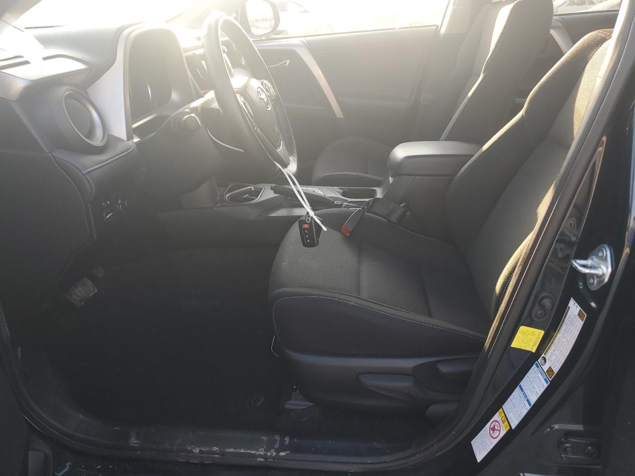 2017 Toyota Rav4 Hv Le VIN: JTMRJREV7HD128575 Lot: 62410715
