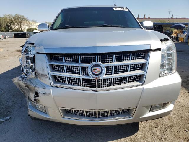  CADILLAC ESCALADE 2013 Srebrny