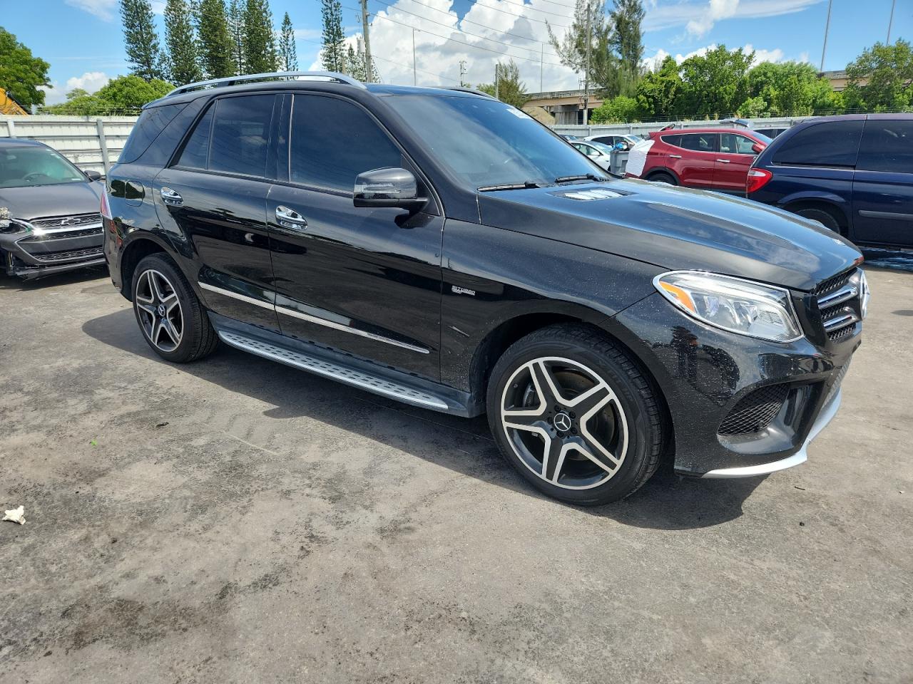 MERCEDES-BENZ GLE-CLASS 2017 VIN 4JGDA6EB7HA980601 photo 4