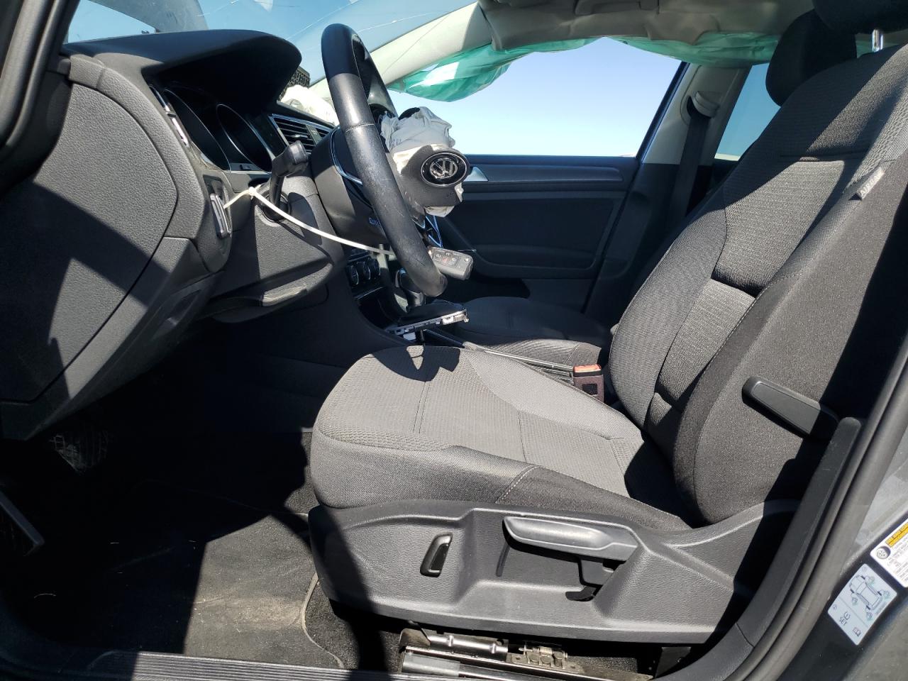 2019 Volkswagen E-Golf Se VIN: WVWKR7AU8KW903263 Lot: 60469805