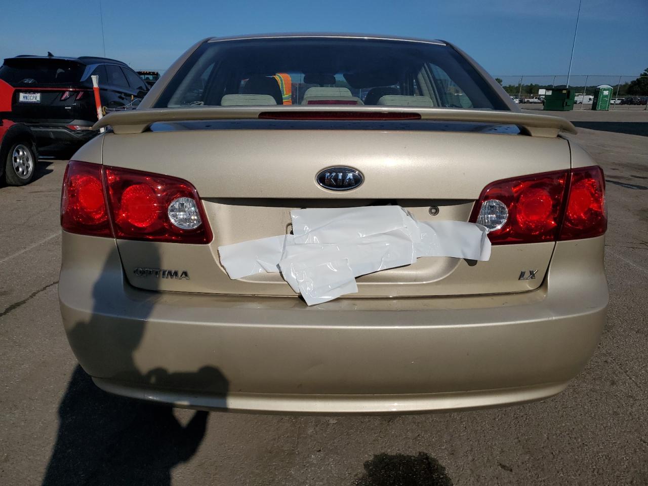 2008 Kia Optima Lx VIN: KNAGE123985211979 Lot: 61723275