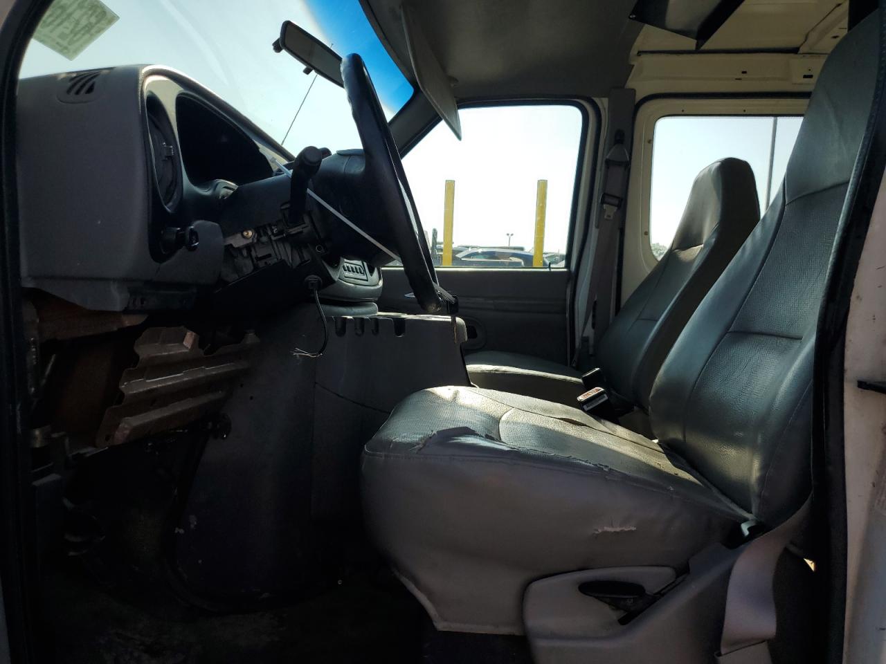 2000 Ford Econoline E150 Van VIN: 1FTRE14W5YHB69473 Lot: 62169295