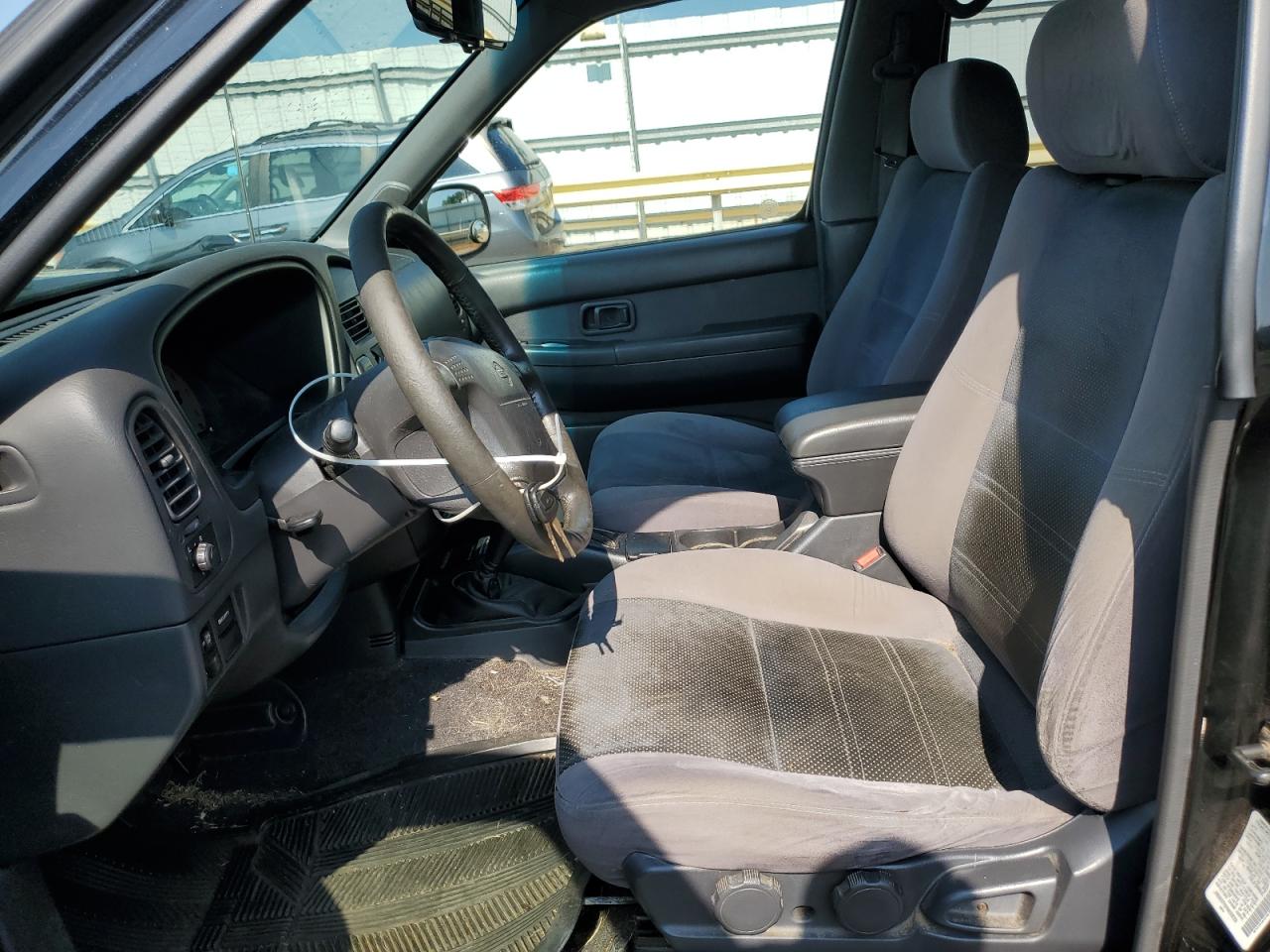 2000 Nissan Pathfinder Le VIN: JN8AR07Y8YW439529 Lot: 62534815