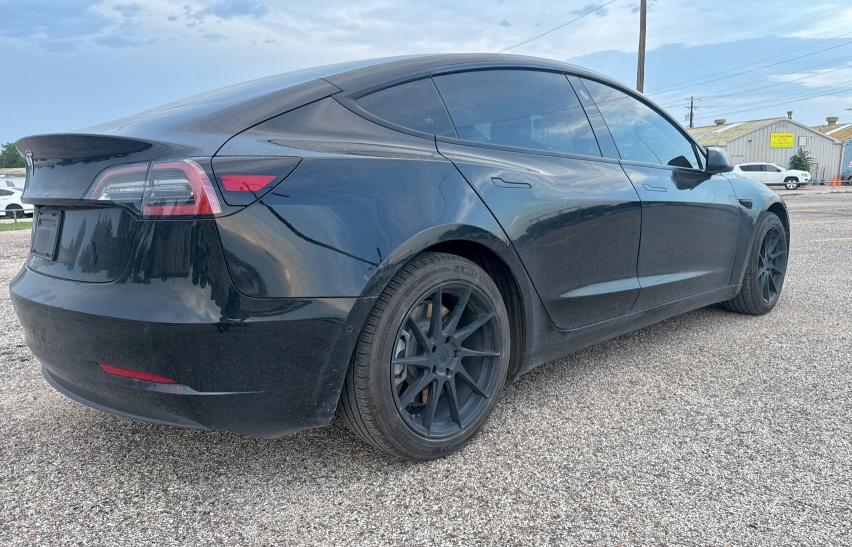  TESLA MODEL 3 2021 Czarny