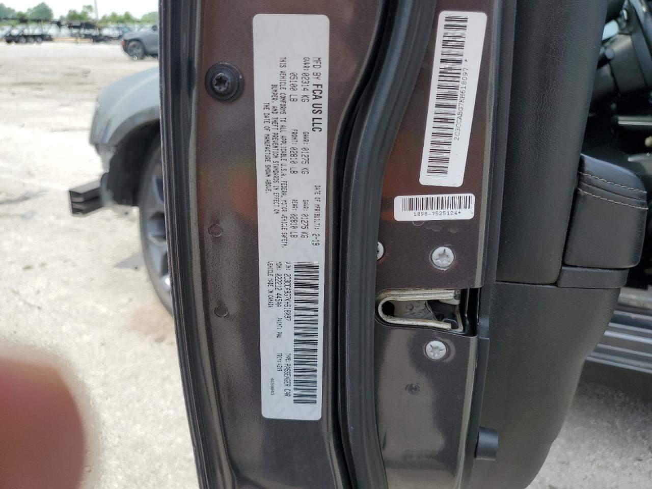 2019 Chrysler 300 S VIN: 2C3CCABG7KH618097 Lot: 60381665