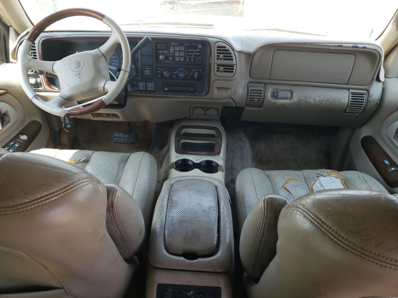 2000 Cadillac Escalade Luxury VIN: 1GYEK63R9YR197300 Lot: 60026815