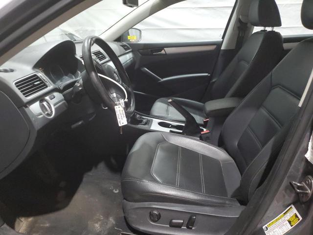 Sedans VOLKSWAGEN PASSAT 2013 Gray