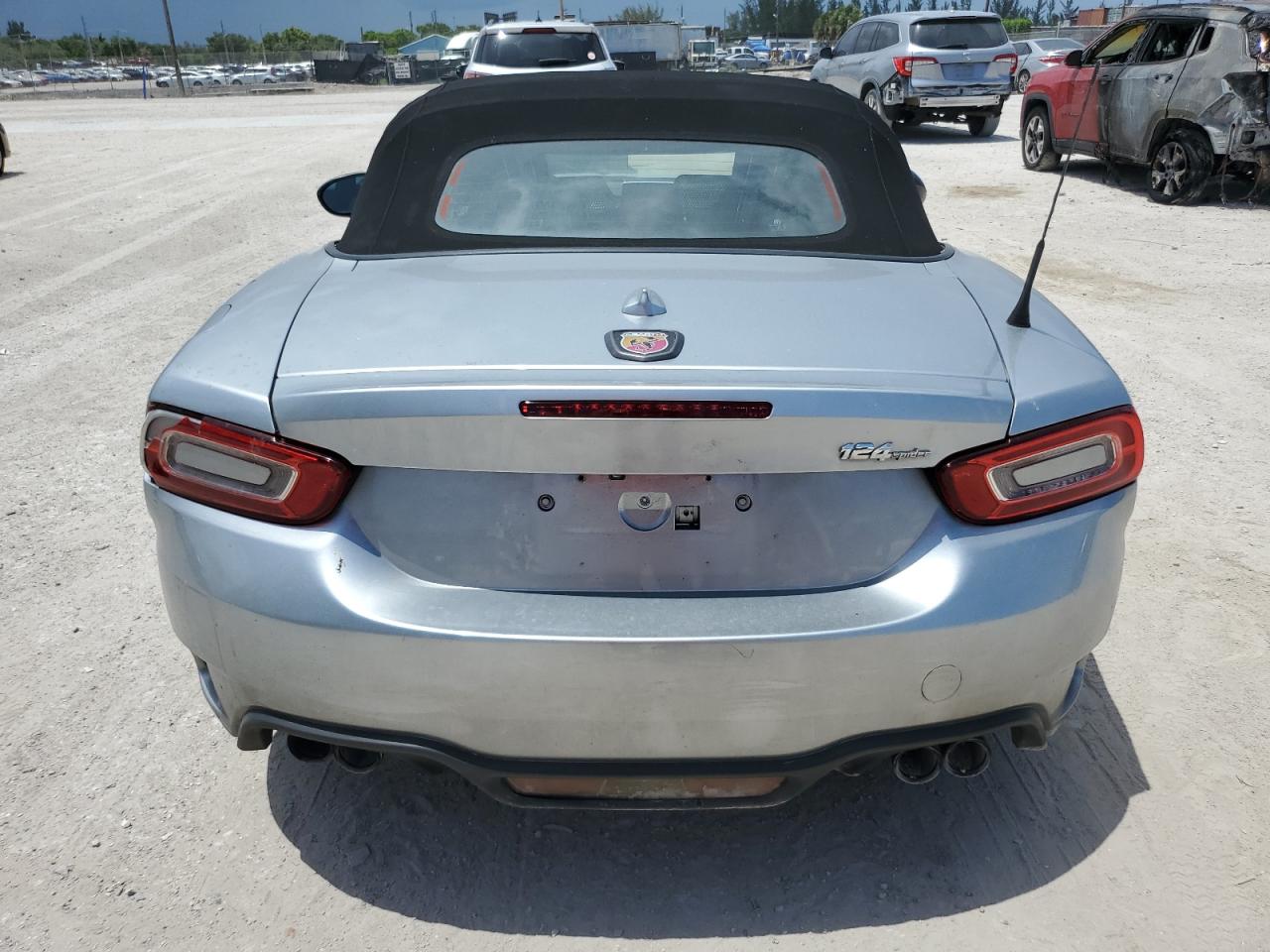 2018 Fiat 124 Spider Classica VIN: JC1NFAEKXJ0138261 Lot: 60109785