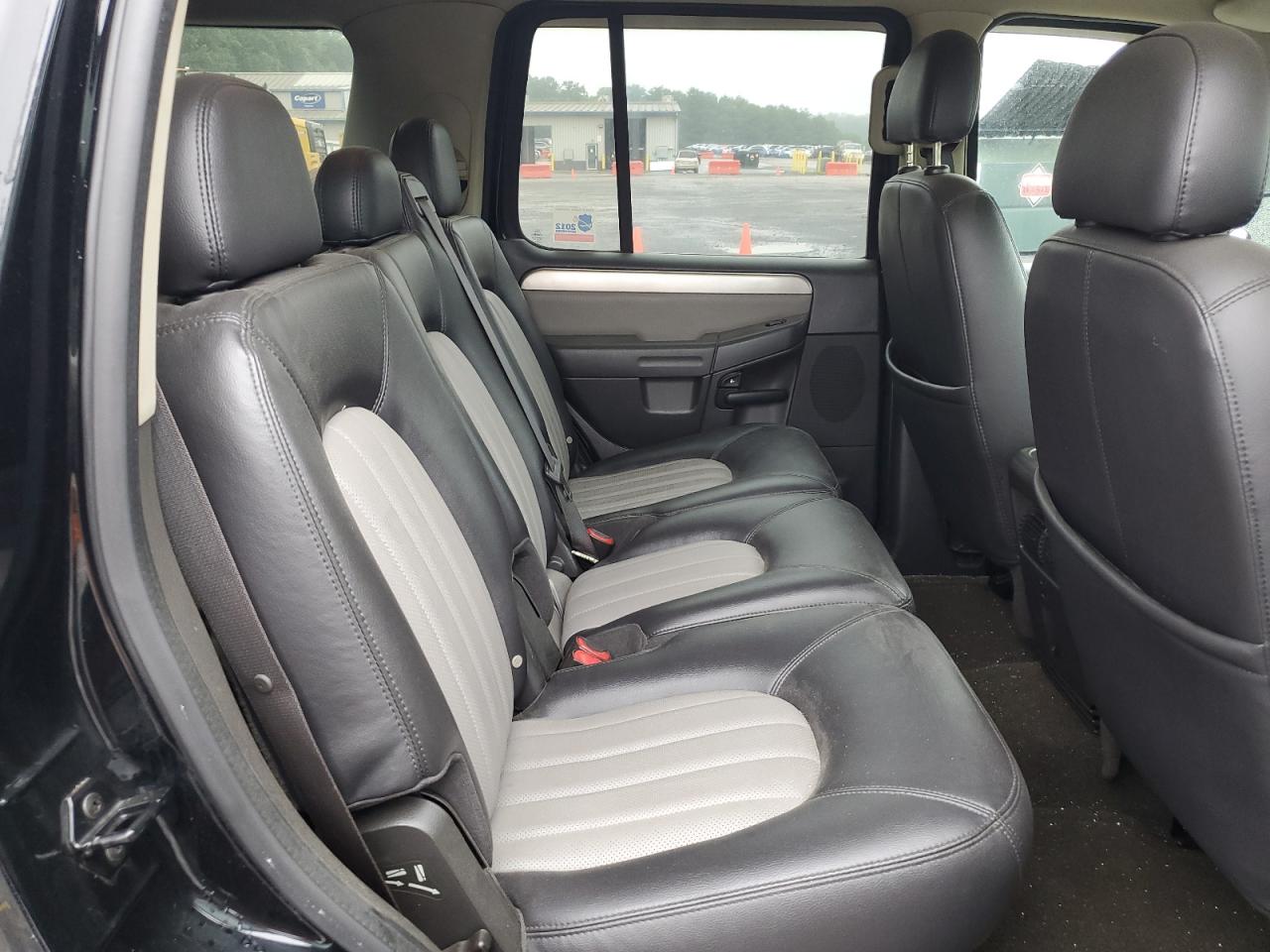 2005 Mercury Mountaineer VIN: 4M2ZU86W75ZJ07467 Lot: 61233875