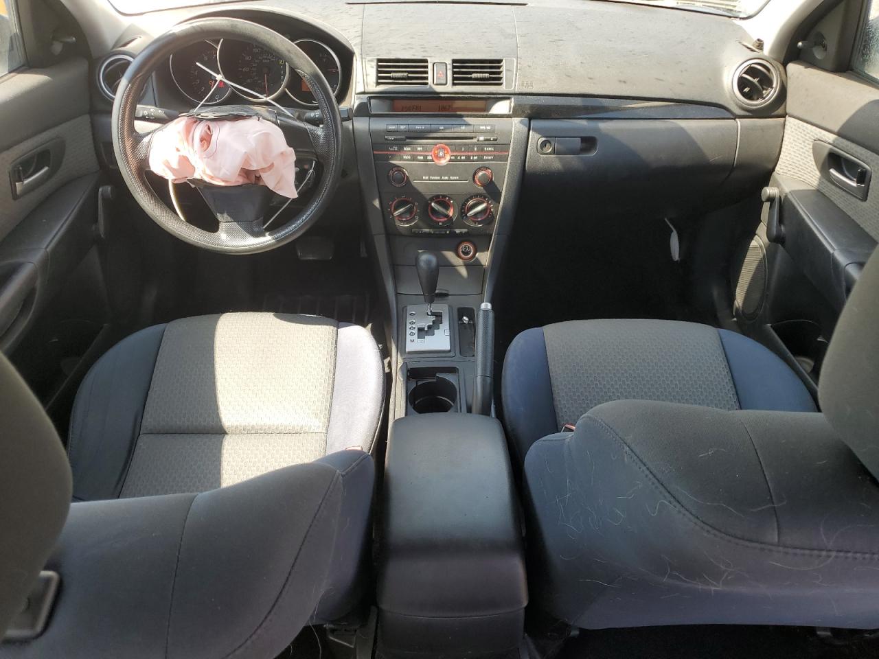 2004 Mazda 3 I VIN: JM1BK12FX41105445 Lot: 58930825