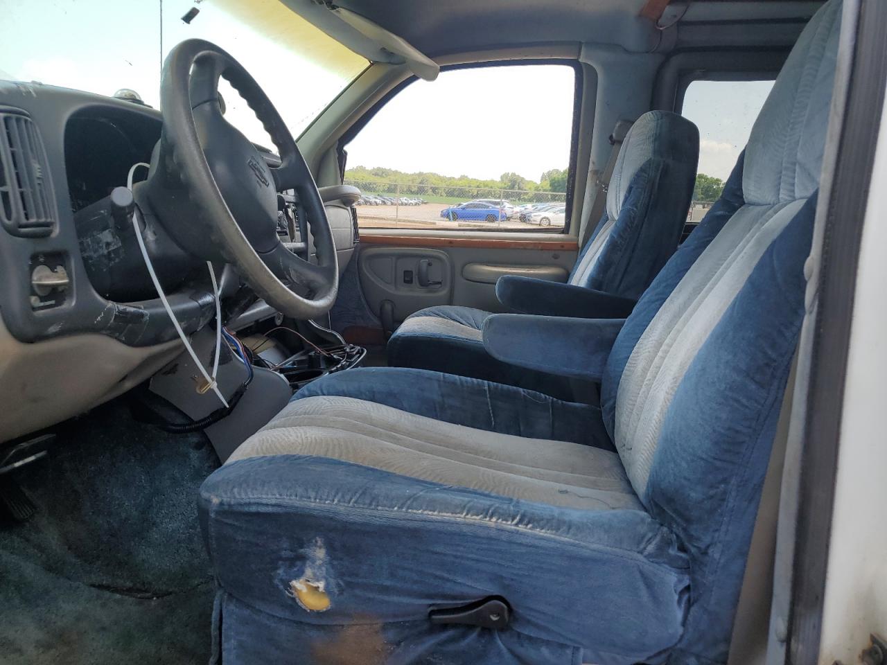 1999 Chevrolet Express G2500 VIN: 1GCGG29RXX1146529 Lot: 62112755