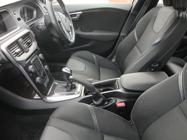 2017 VOLVO V40 MOMENT